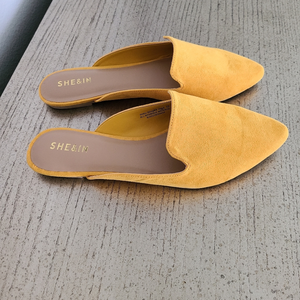 Pointy Toe Flats - image 2